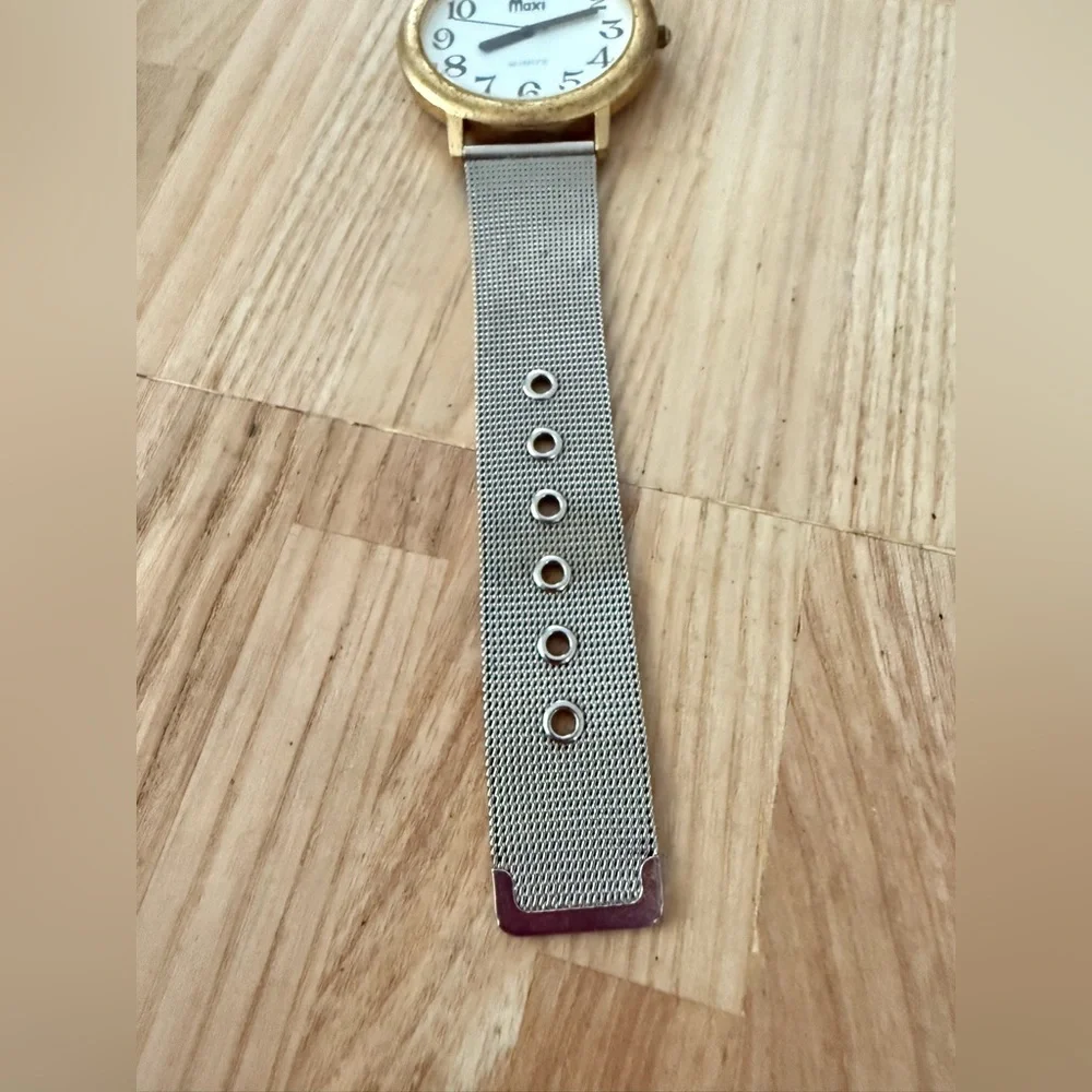 Vintage retro Maxiaids two tone large numbers low vision watch NEW BATTERY
